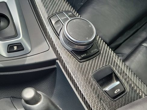 Used 2018 BMW M4 Convertible RWD image 25