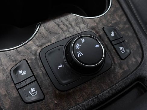 Used 2022 GMC Acadia Denali w/ Denali Ultimate Package FWD image 54
