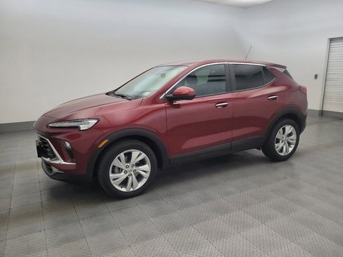 Used 2024 Buick Encore GX Preferred FWD image 2
