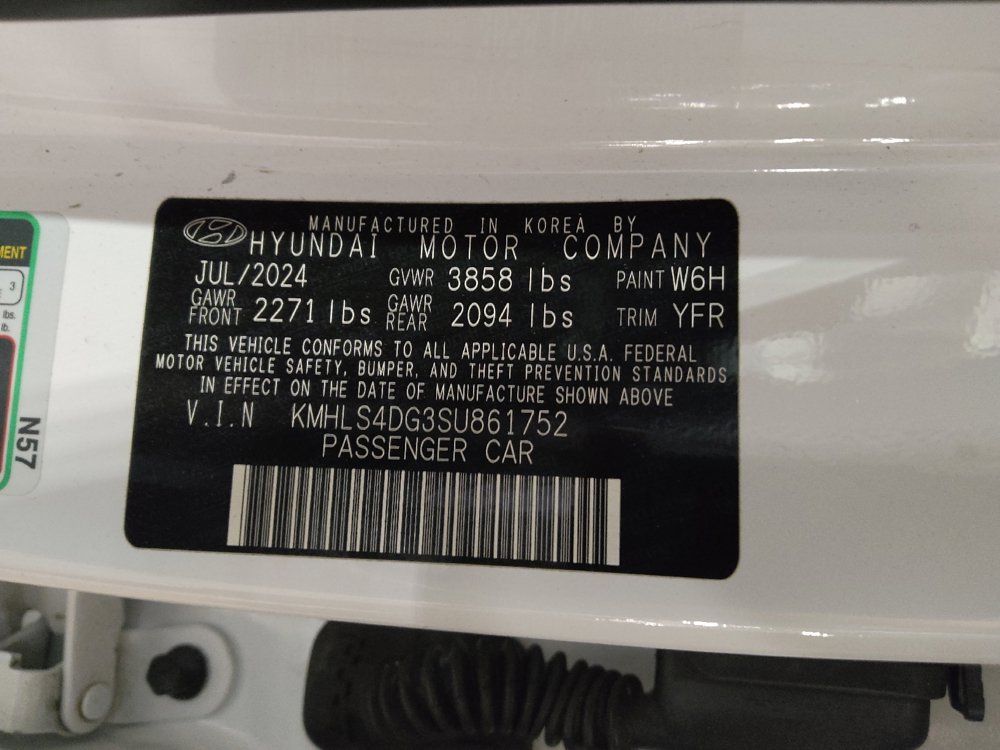 Used 2025 Hyundai Elantra SEL FWD image 33