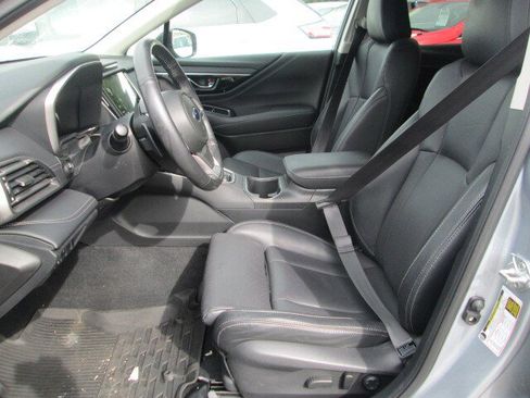 Used 2023 Subaru Outback Limited AWD/4WD image 3