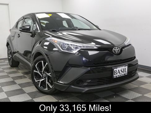 Used 2018 Toyota C-HR XLE FWD image 2