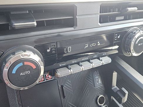 Used 2025 Toyota Tacoma SR5 image 12