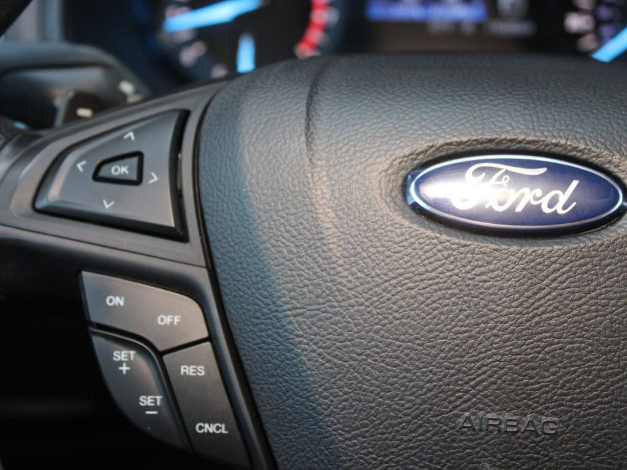 Used 2017 Ford Edge SE FWD image 22