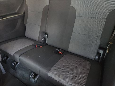 Used 2023 Chevrolet Traverse LT image 30