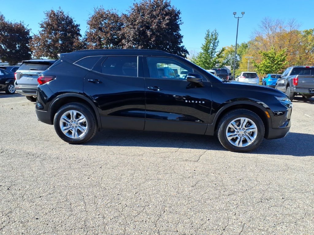 Used 2020 Chevrolet Blazer LT FWD image 3