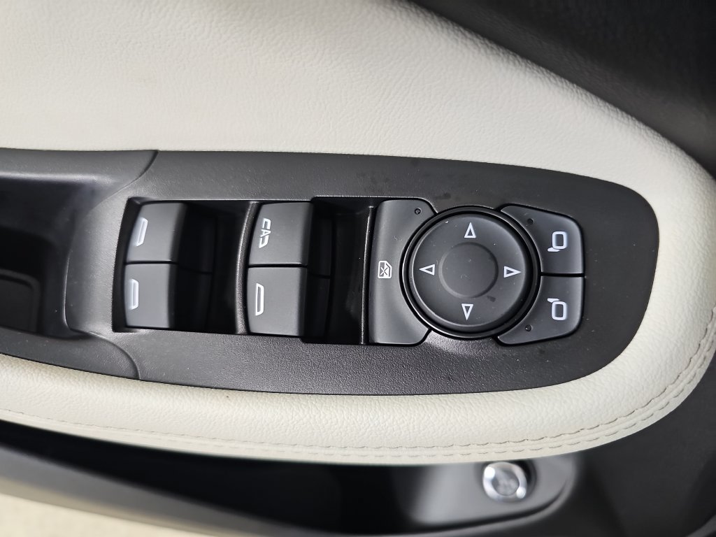 Certified 2024 Buick Encore GX Preferred w/ Comfort Package FWD image 34