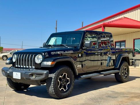 Used 2023 Jeep Gladiator Overland AWD/4WD image 4
