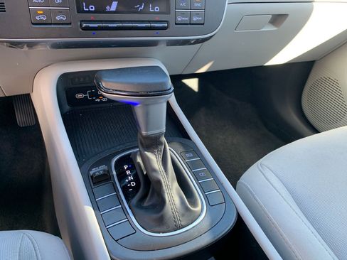 Used 2025 Hyundai Kona SEL image 41