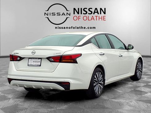 Certified 2025 Nissan Altima 2.5 SV FWD image 28