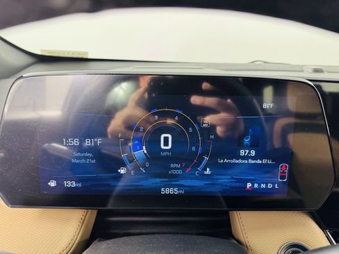 Used 2025 Chevrolet Equinox ACTIV w/ Safety and Technology Package image 12