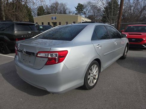 Used 2014 Toyota Camry L image 6