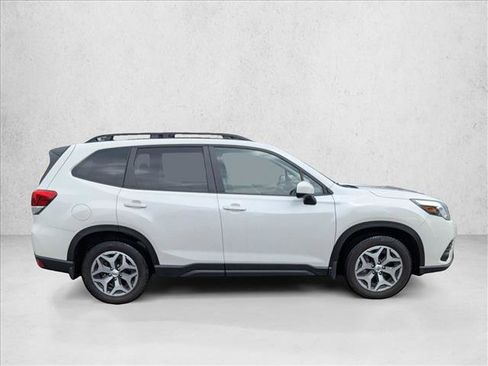 Used 2024 Subaru Forester Premium AWD/4WD image 4