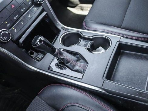Certified 2016 Toyota Camry SE FWD image 22