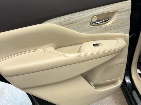 Used 2016 Nissan Murano SV FWD image 12