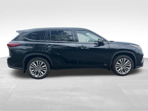 Used 2023 Toyota Highlander Platinum AWD/4WD image 6