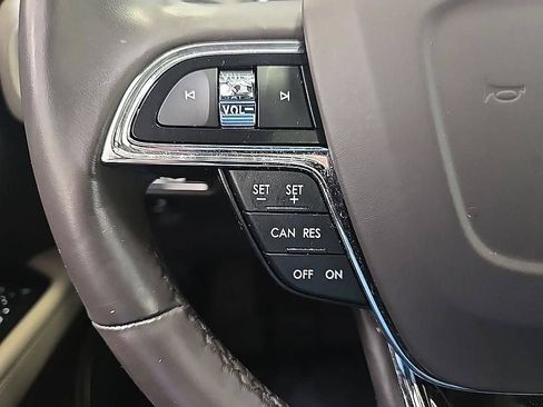 Used 2023 Lincoln Nautilus Reserve w/ Luxury Package AWD/4WD image 17