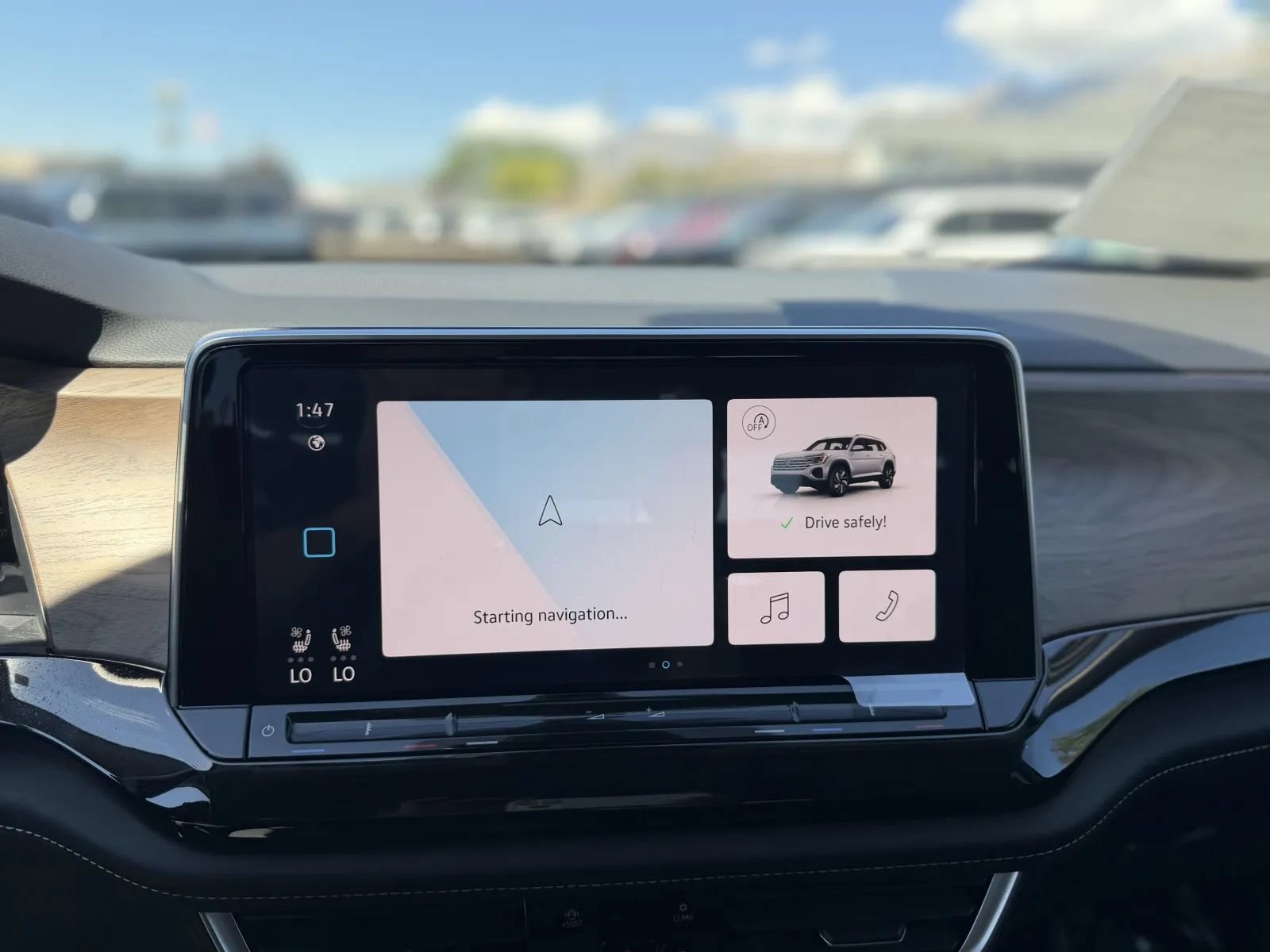 Used 2025 Volkswagen Atlas SE FWD image 29