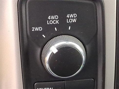 Used 2018 RAM 2500 SLT w/ Snow Chief Group image 17