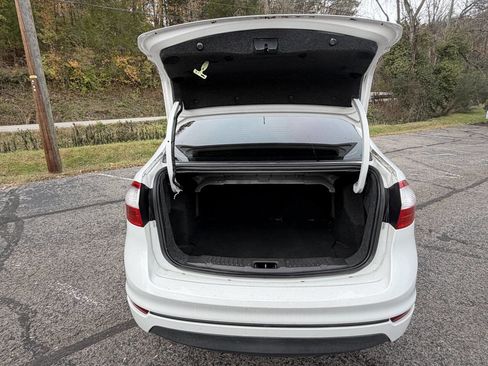 Used 2014 Ford Fiesta SE w/ Equipment Group 201B image 7