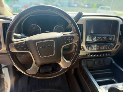 Used 2015 GMC Sierra 2500 Denali w/ Duramax Plus Package AWD/4WD image 9