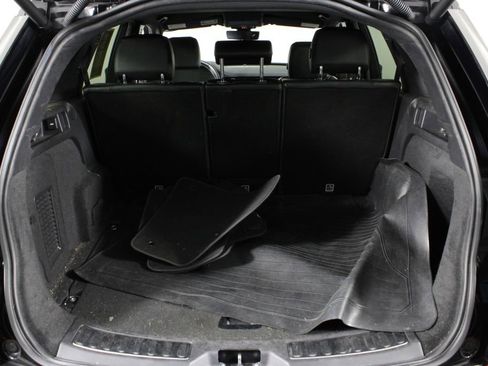 Used 2020 Land Rover Discovery Sport SE R-Dynamic image 15