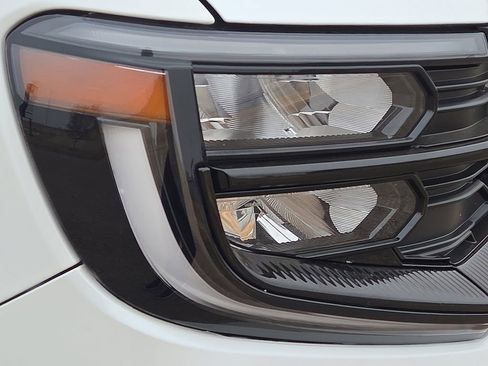 Used 2025 Ford Expedition Active image 11