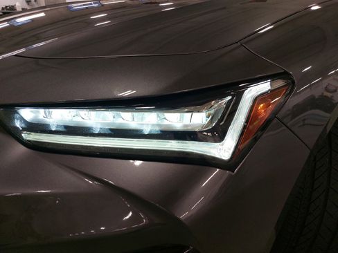 Used 2023 Acura TLX w/ Technology Package image 32