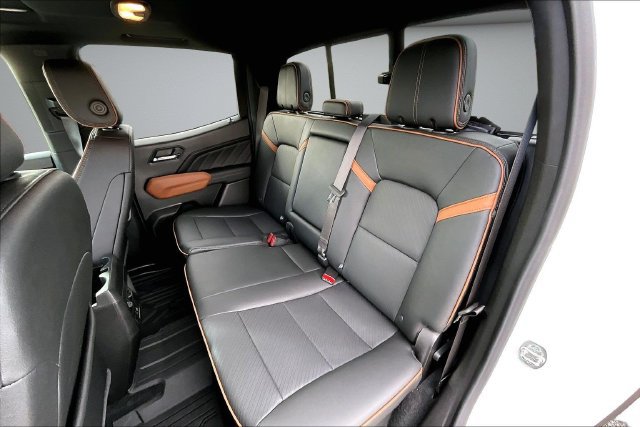 Used 2025 GMC Canyon AT4 w/ Technology Plus Package AWD/4WD image 23