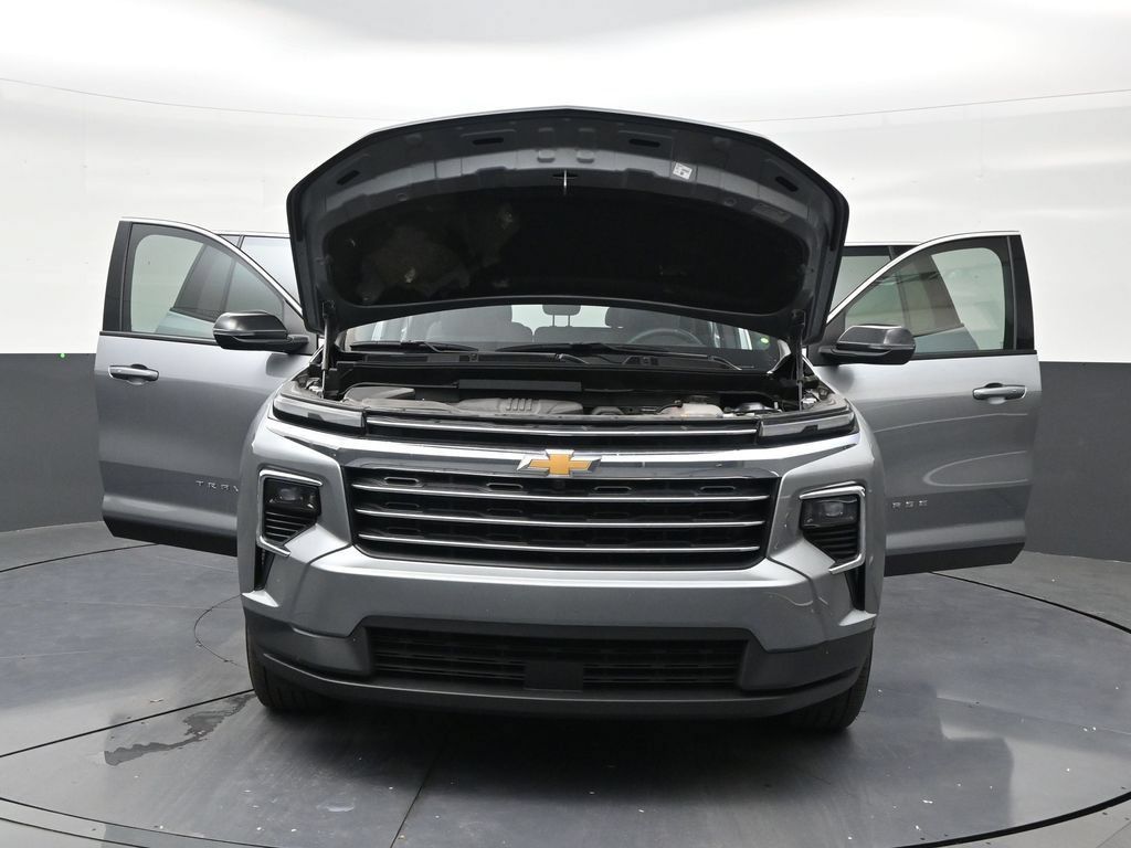 Used 2026 Chevrolet Traverse LT FWD image 32