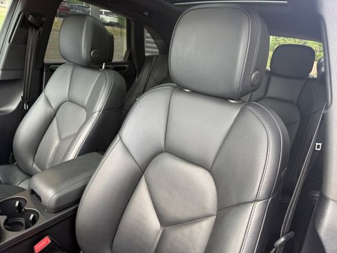 Certified 2020 Porsche Macan AWD/4WD image 11