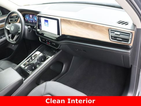 Used 2024 Volkswagen Atlas SE image 40