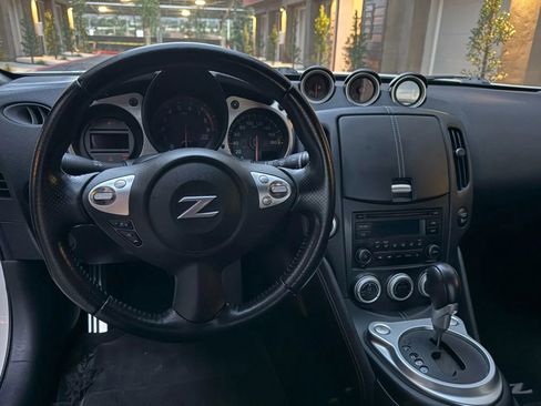 Used 2016 Nissan 370Z Coupe image 25