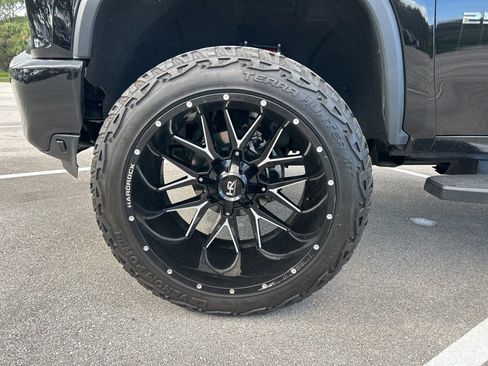 Used 2021 Chevrolet Silverado 2500 High Country w/ Z71 Off-Road Package image 92