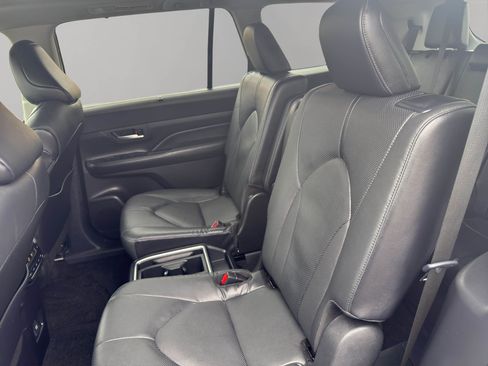 Used 2024 Toyota Grand Highlander Limited image 13