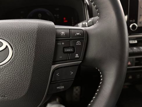 Certified 2025 Toyota Camry SE image 17