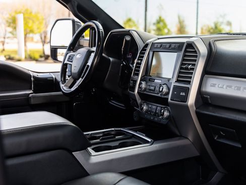 Used 2020 Ford F250 Platinum w/ FX4 Off-Road Package image 44