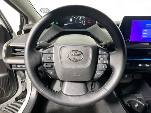 Used 2024 Toyota Prius XLE FWD image 17