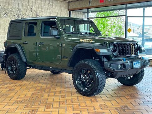 Used 2024 Jeep Wrangler Unlimited image 8