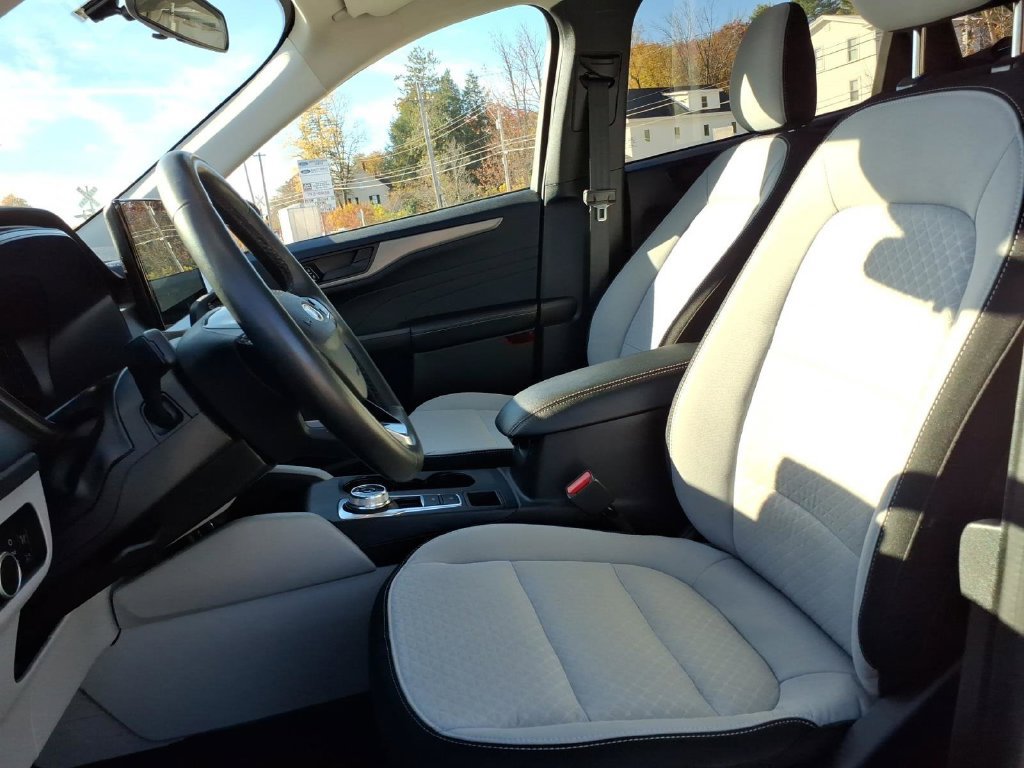 Used 2024 Ford Escape Active w/ Tech Pack #1 AWD/4WD image 14