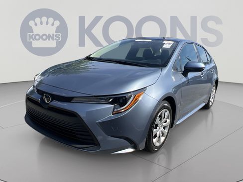 Used 2025 Toyota Corolla LE FWD image 1