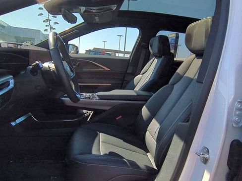 Used 2025 Cadillac Lyriq Sport image 23