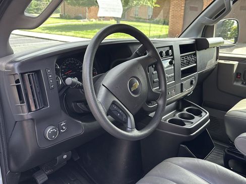 Used 2025 Chevrolet Express 2500 w/ Driver Convenience Package RWD image 10