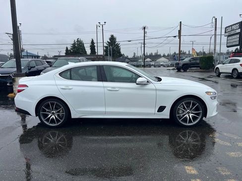 Used 2025 Genesis G70 2.5T image 4