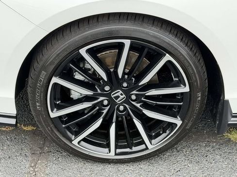 Certified 2025 Honda Accord Touring image 5
