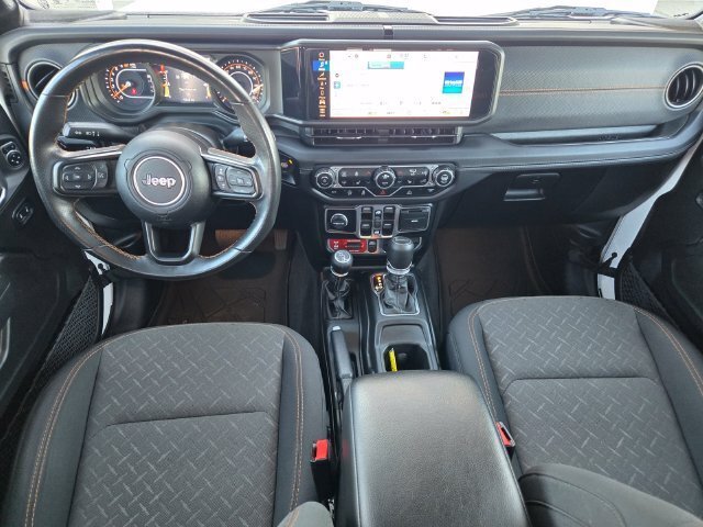Used 2025 Jeep Gladiator Mojave w/ Convenience Group AWD/4WD image 11