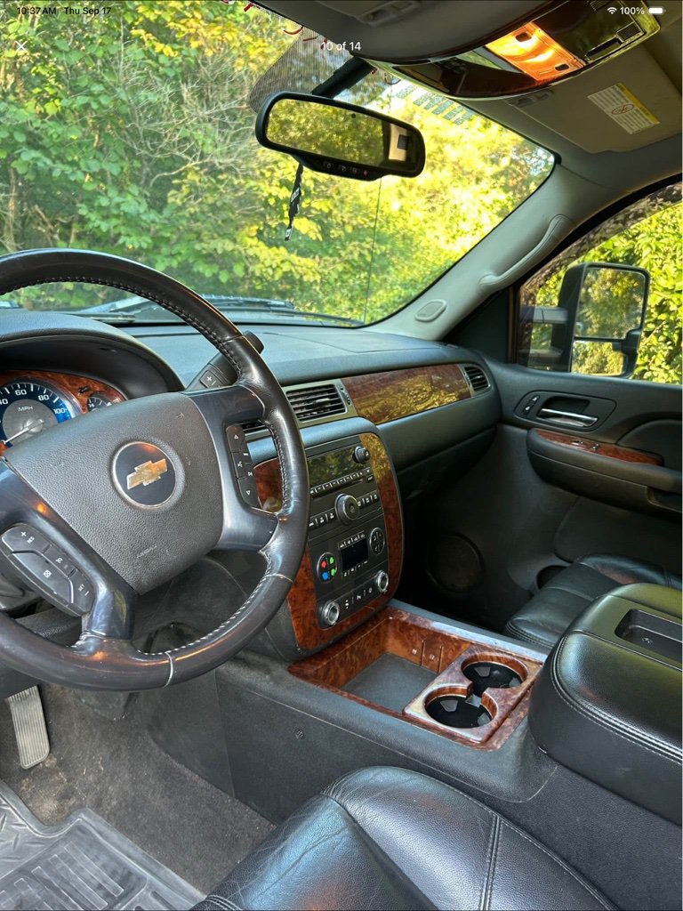 Used 2007 Chevrolet Silverado 2500 LTZ w/ Safety Package AWD/4WD image 2