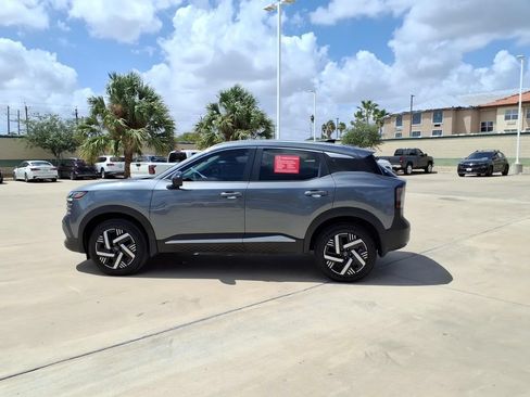 Used 2026 Nissan Kicks SV FWD image 2