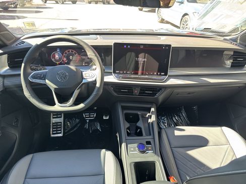 New 2026 Volkswagen Tiguan SE R-Line image 23