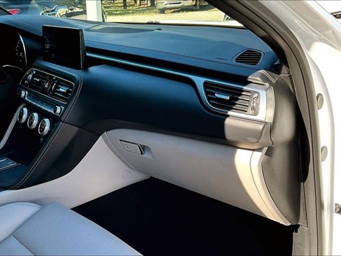 Used 2022 Genesis G70 2.0T image 18